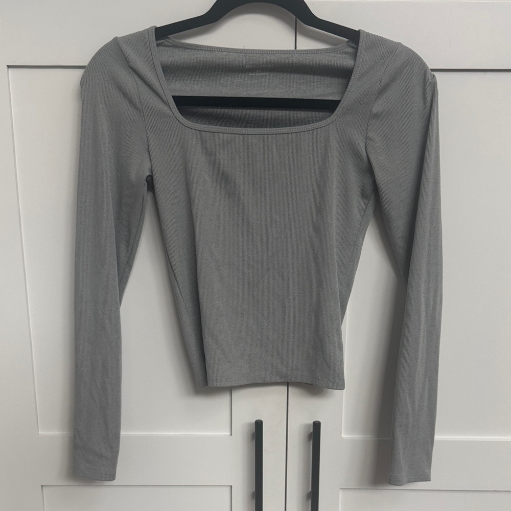 Hollister Women's Gray Long Sleeve Top